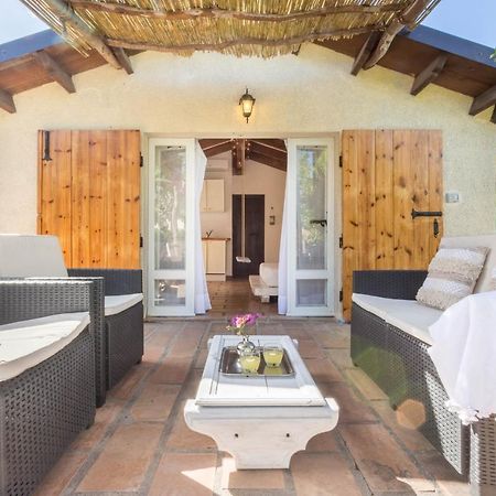 Deppy Cottage Porto Columbu - Perd'E Sali エクステリア 写真