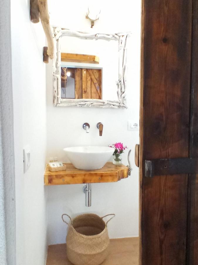 Deppy Cottage Porto Columbu - Perd'E Sali エクステリア 写真