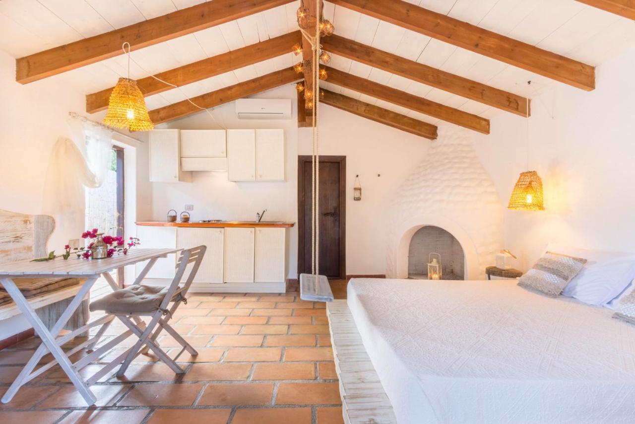 Deppy Cottage Porto Columbu - Perd'E Sali エクステリア 写真