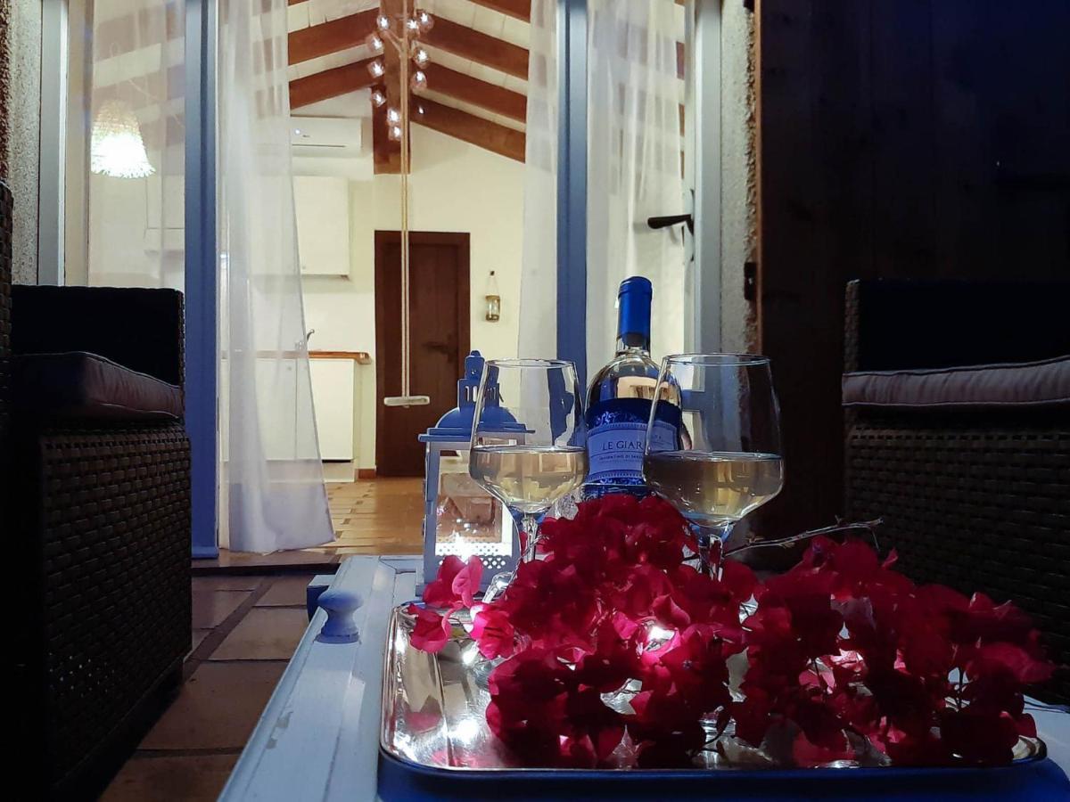 Deppy Cottage Porto Columbu - Perd'E Sali エクステリア 写真
